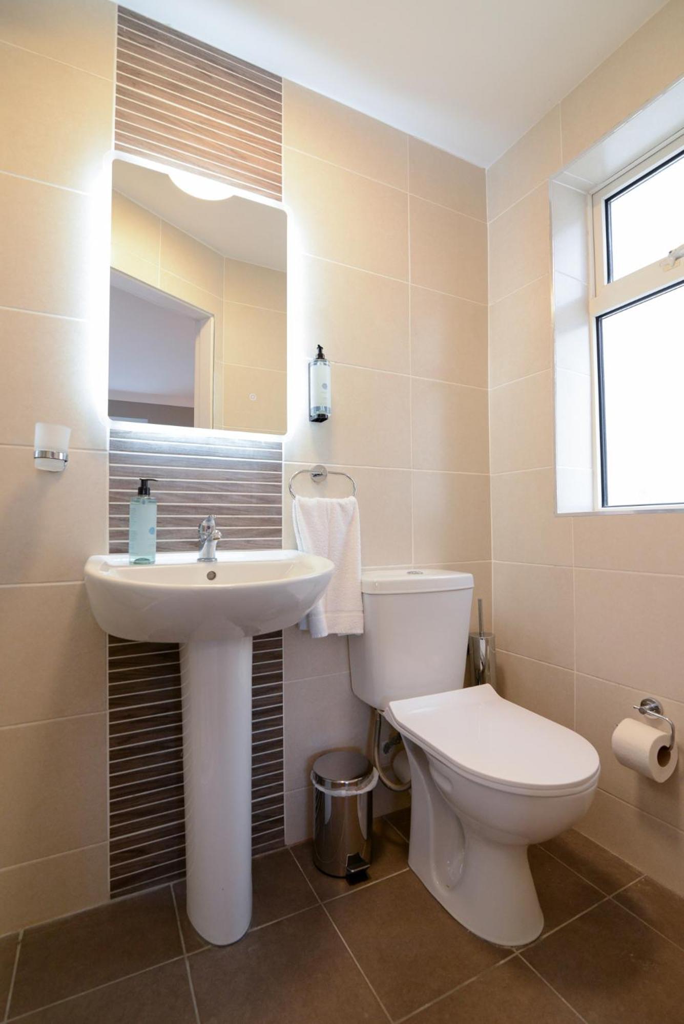 ゴールウェイ Urban Nest Townhouse Bed & Breakfast エクステリア 写真